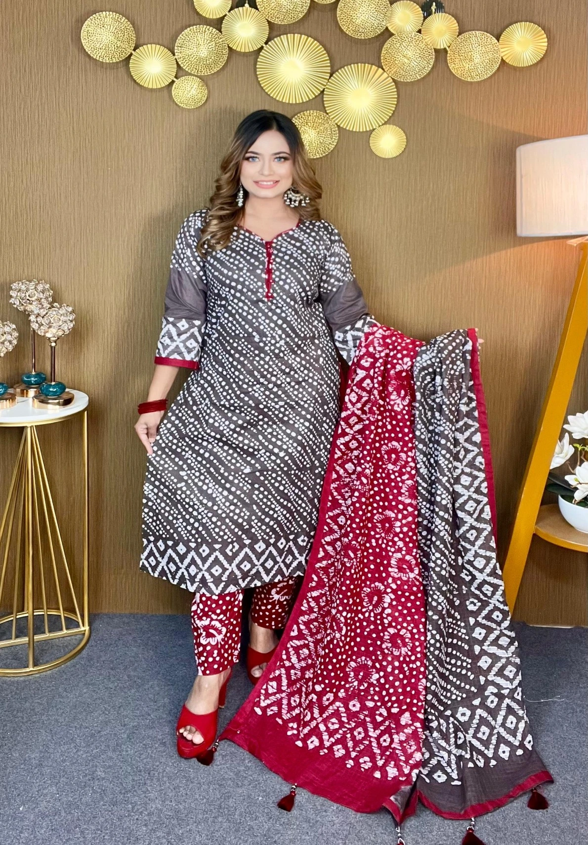 আনস্টিচ প্রিমিয়াম কটন বেক্সি বাটিক থ্রি-পিস জামা + ওড়না + প্যান্ট (BB-13)