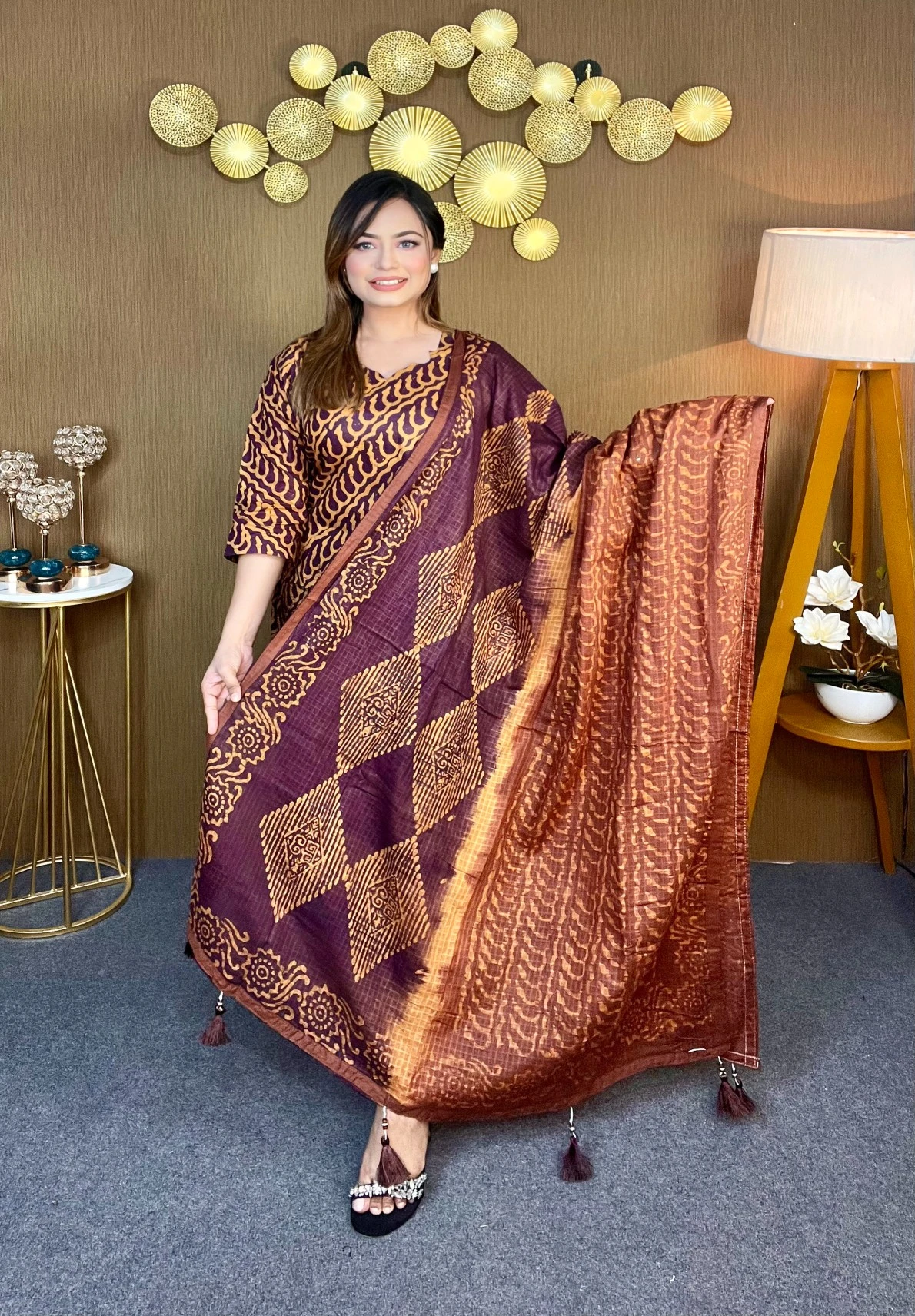 আনস্টিচ প্রিমিয়াম কটন বেক্সি বাটিক থ্রি-পিস জামা + ওড়না + প্যান্ট (BB-14)