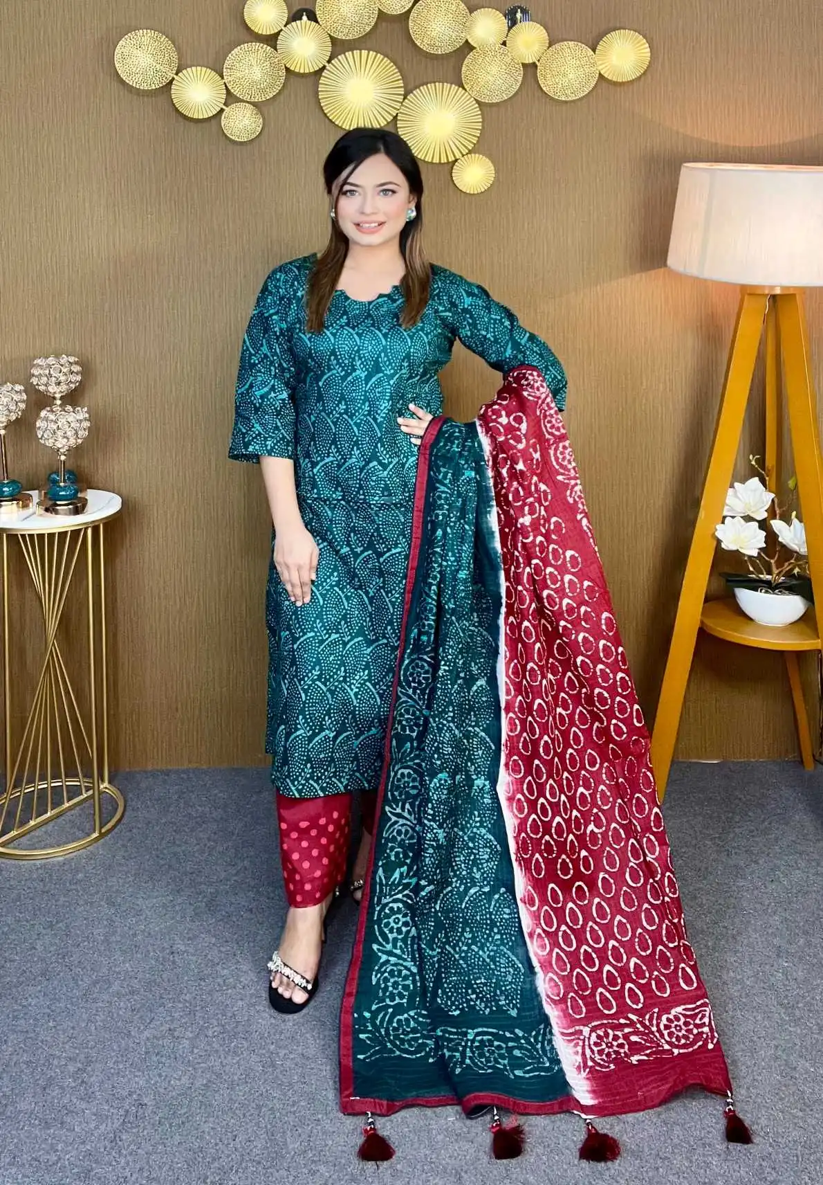 আনস্টিচ প্রিমিয়াম কটন বেক্সি বাটিক থ্রি-পিস জামা + ওড়না + প্যান্ট (BB-15)