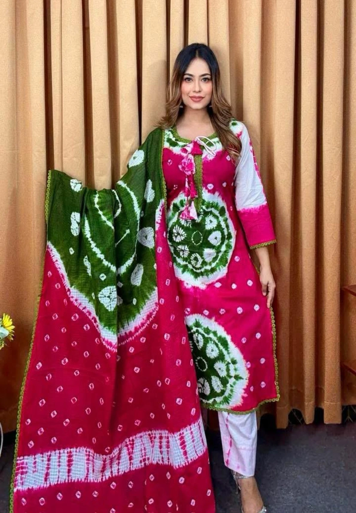 আনস্টিচ প্রিমিয়াম কটন বাটিক থ্রি-পিস জামা + ওড়না + প্যান্ট