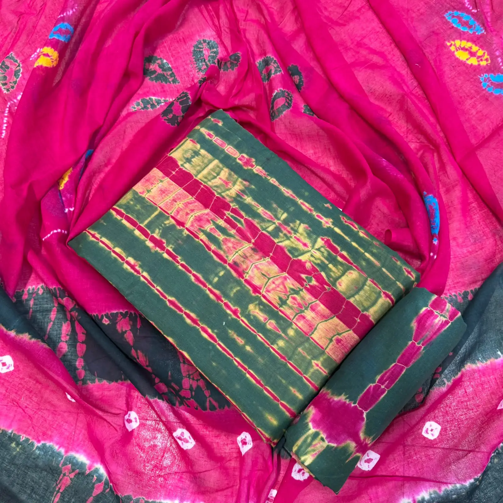আনস্টিচ প্রিমিয়াম কটন বাটিক থ্রি-পিস জামা + ওড়না + প্যান্ট